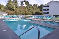 Beachfront Inn - Beach
