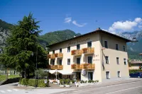 Hotel Antica Croce - Gardaslowemotion Hotels in Bezzecca