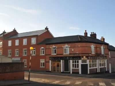 Royal George Hotel Hotels near Small Heath Park