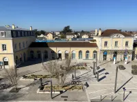 The Originals Boutique Hôtel Terminus Bourg-en-Bresse Gare Hôtels à proximité de : IUT Lyon 1 site de Bourg-en-Bresse