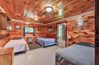 Charming 3-bedroom cottage in peaceful Solon with WiFi