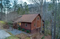 Smokey Mountain River Retreat Hotels near Noon