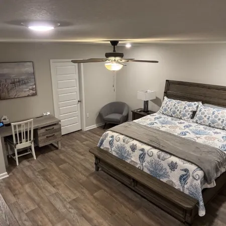 Spacious 4-Bedroom House in Lovely Foley, 7 Miles from the Sports Complex!