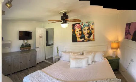 3-Bedroom Home Plus Mother-in-Law-Suite in Peaceful Haleiwa Hawaii Отели в г. Халейва