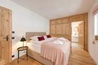 Chalet Silver Fox Hotels near Ski Arlberg (St. Anton, St. Christoph, Stuben, Lech, Zürs, Warth, Schröcken)