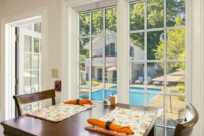The Villa Bed and Breakfast 아발로니아 랜드 콘서번시, 샌디 포인트 자연보호지역 주변 호텔