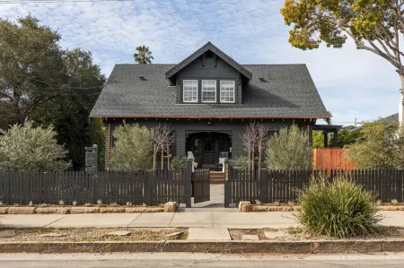 The Craft House Inn Отели рядом с достопримечательностью «Мортон Бэй Фиг Три»