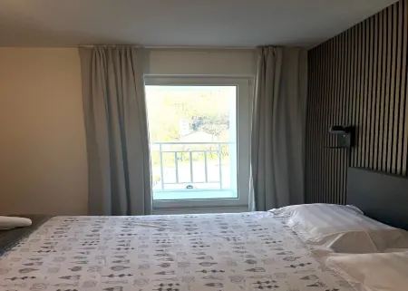 Rest and Restaurant in Roveredo Отели в г. Мезокко