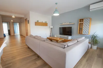 Simon Apartment by Rentalspro Hotels near Flogita Beach Square