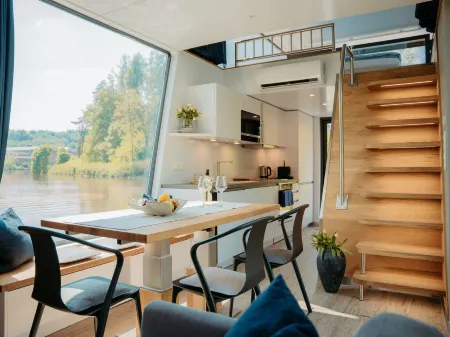 Floating Home-Hausboot in Merzig liegend