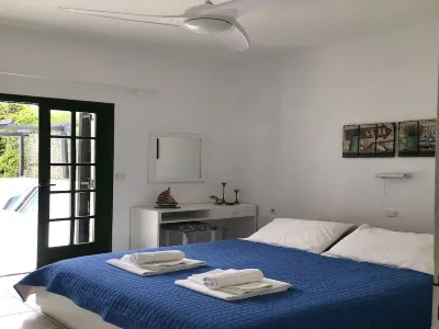 Kokkini Hani: Beautiful apartment for 1-4 persons, 150 meters from the  beach.
