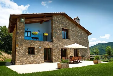 Self catering Mas Serrat de la Teia for 6 people