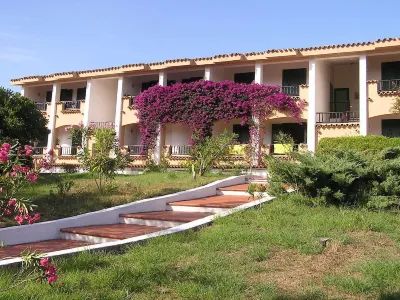 Residence Pinnetta - 4-seater apartment with free pool and WiFi Hotels near Smeralda Beach liscia ruja