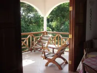 HOUSE IDEALLY LOCATED IN BAIE S.TE ANNE NEAR THE PORT AND SHOPS Hotels near Snorkeling St.Pierre