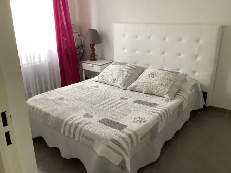 Superb T3 luxury apartment for 4 people with swimming pool. Отели рядом с достопримечательностью «Salin d'Aigues-Mortes»