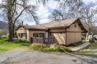 Rock View Villa, close to highway 41