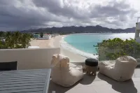 Luxury Penthouse with Private Rooftop Directly on Beach, Best Location, pool!