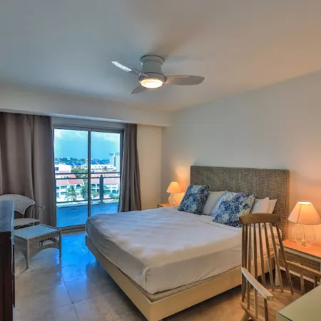 6th- Floor Luxury Condo on the Beach - The CLIFF - Resort with Spa & Restaurant