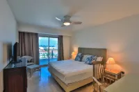 6th- Floor Luxury Condo on the Beach - The CLIFF - Resort with Spa & Restaurant