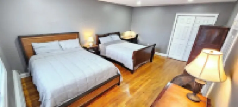 Spacious One Bedroom suite 亨廷頓屯酒店