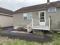 Cozy 3 bedroom house Hotels in Moreau