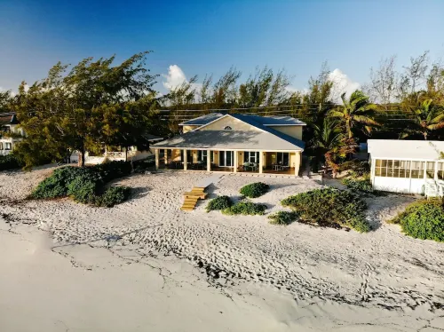 Starfish House, Great Exuma - Great for 4 couples or 2 families.