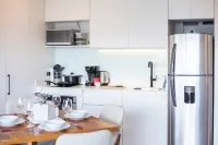 Queen Bed Yogui Studio apartment + Rooftop Hot Tub Hotels in Barrio Escalante