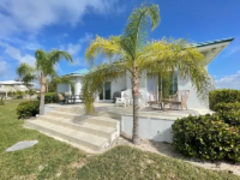 Boaters Waterfront Paradise. Dock included! Now with StarLink Wifi