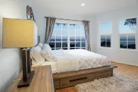 Malibu Beach House Sweeping Panoramic Views Walk 2 beach