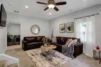 Beautiful 3 Bedroom Home in the center of the city Hotels near Great China Food Market