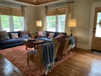 Rustic retreat Hotels in Panola County