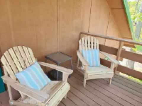 Scenic Hilltop Cabin on TN River w Firepit, Grill, WIFI, Full Kitchen, H2O views