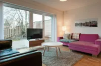 Designer house Stockholm - Arlanda Metro line