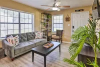 home- minutes aways from casinos and airport