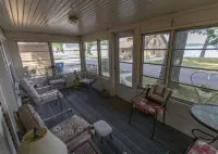 Cozy Cottage on Crooked Lake First Basin