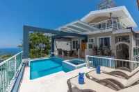6 Bdr Villa / Rooftop with amazing views/ Centrally Located