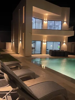 Villa Moderne Avec Piscine à Djerba Hotels in Houmt Souk