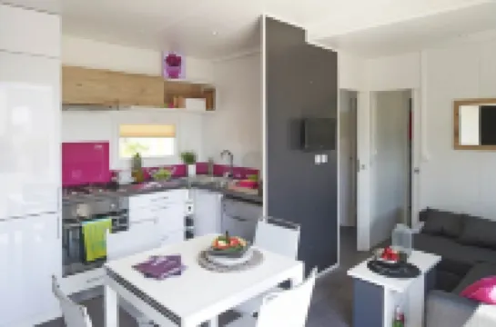 Smart mobile home on the lake with whirlpool (WA102) Hotels in Wackersdorf