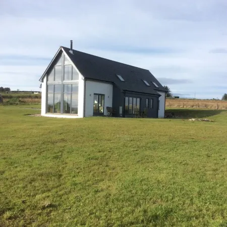 Modern Rural Cottage for 2-6 people