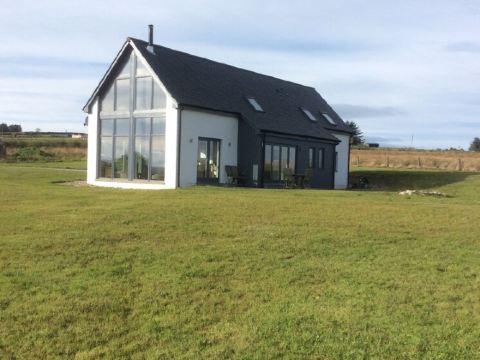 Modern Rural Cottage for 2-6 people