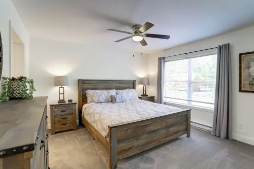 Spacious Log Cabin – Lake Access, Fire Pit & Fun