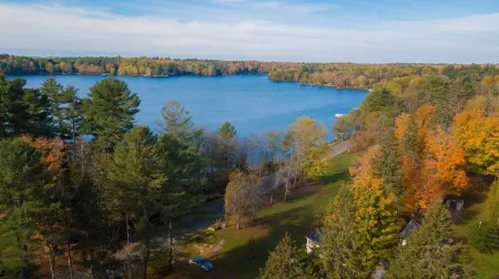 Muskoka Cottage Minutes From Bala