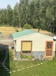 Cozy cabin on the Twisp River.  Just 5 minutes from town on Twisp River