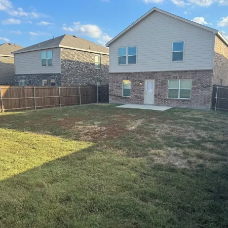 Spacious New 4B2.5B Retreat with Office, Forney