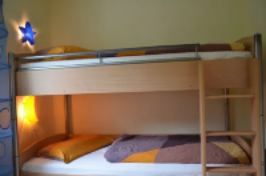 Bright, family-friendly apartment near the beach