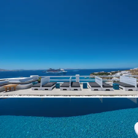Flaskos Suites