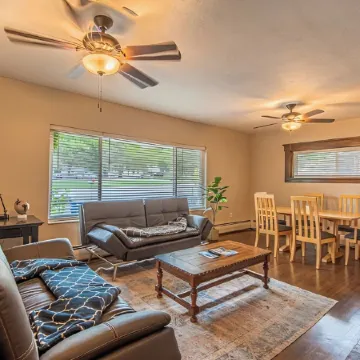 Mountain Views Newly Renovated Home