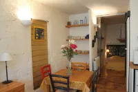 18 Century Provencal Mas With Swimming Pool Hotels in Noves