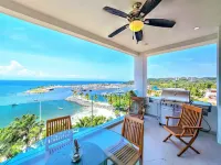 Luxurious beachfront penthouse! Panoramic views, white sand beach, private pool