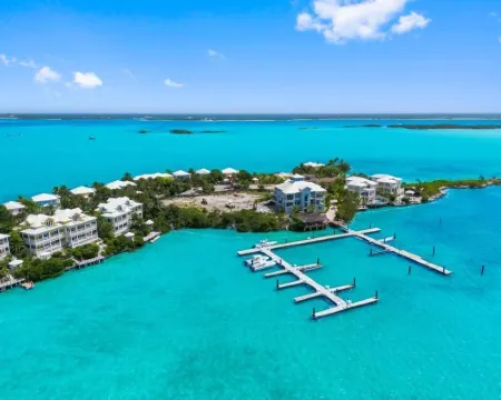 Waterfront Villa with Dock, Walk to Beach Club & Rusty Anchor Rest. 3b/r  3.5b/a Hotels in Michelson